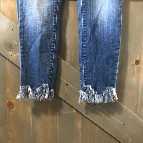 Hidden Jeans Frayed Ankle Jeans Size 27 - Picture 3 of 8